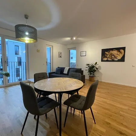 Gemuetliches Am Ber Flughafen