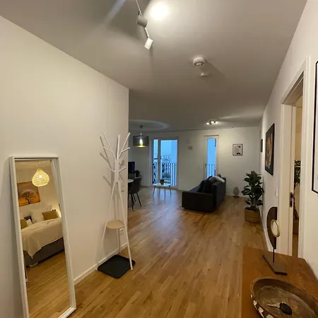Apartment Gemuetliches Am Ber Flughafen *