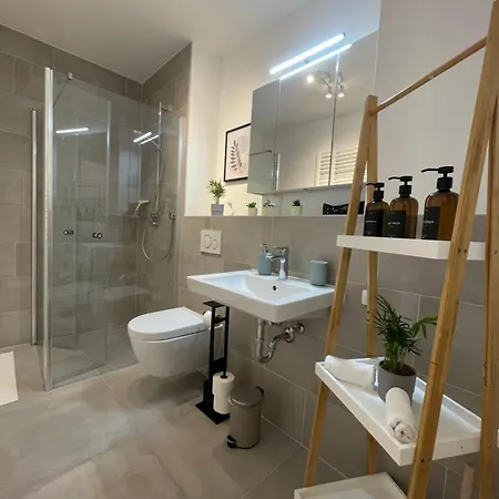 Apartment Gemuetliches Am Ber Flughafen *